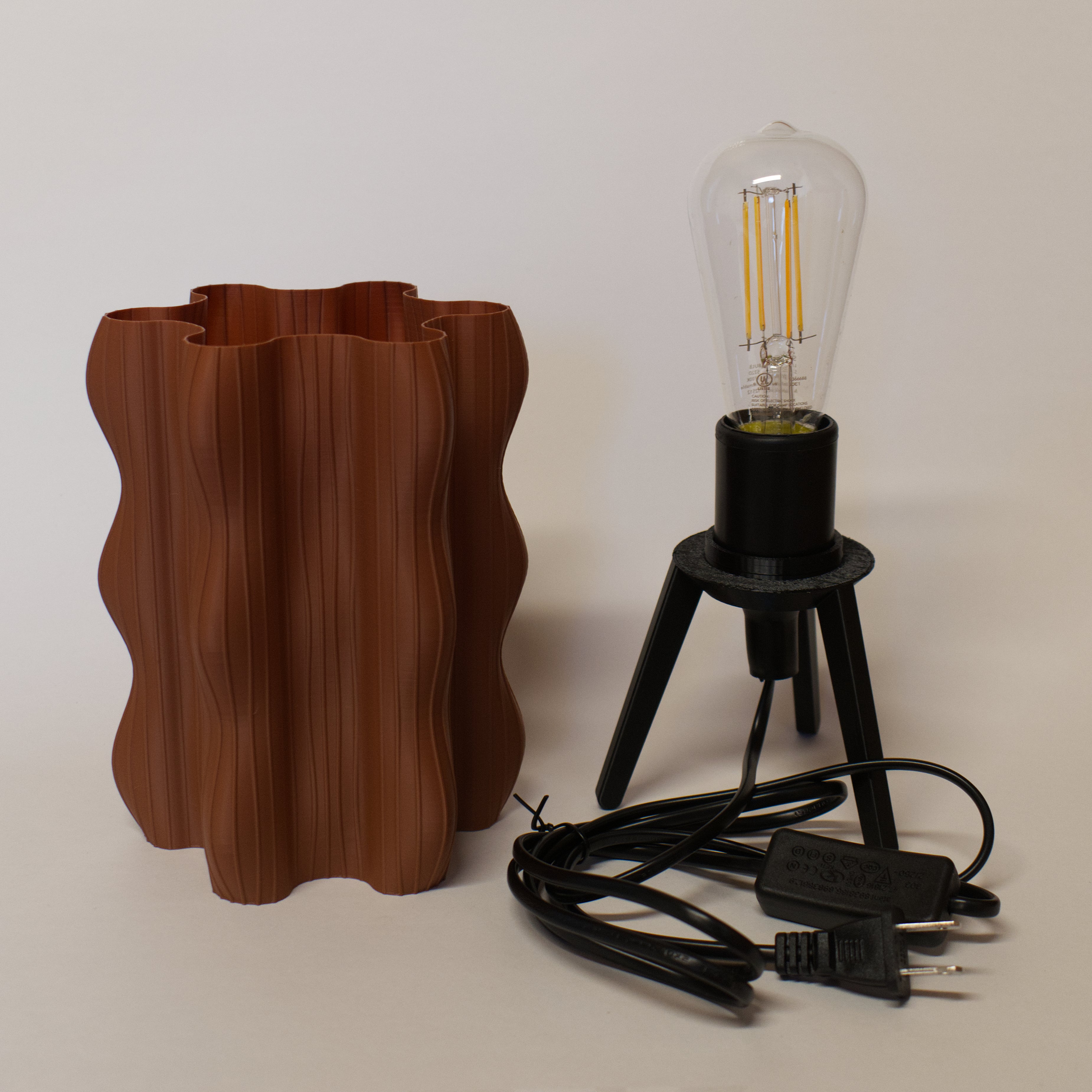 Ripple Lamp – 3D Printed Bedside Lamp with Warm LED Bulb