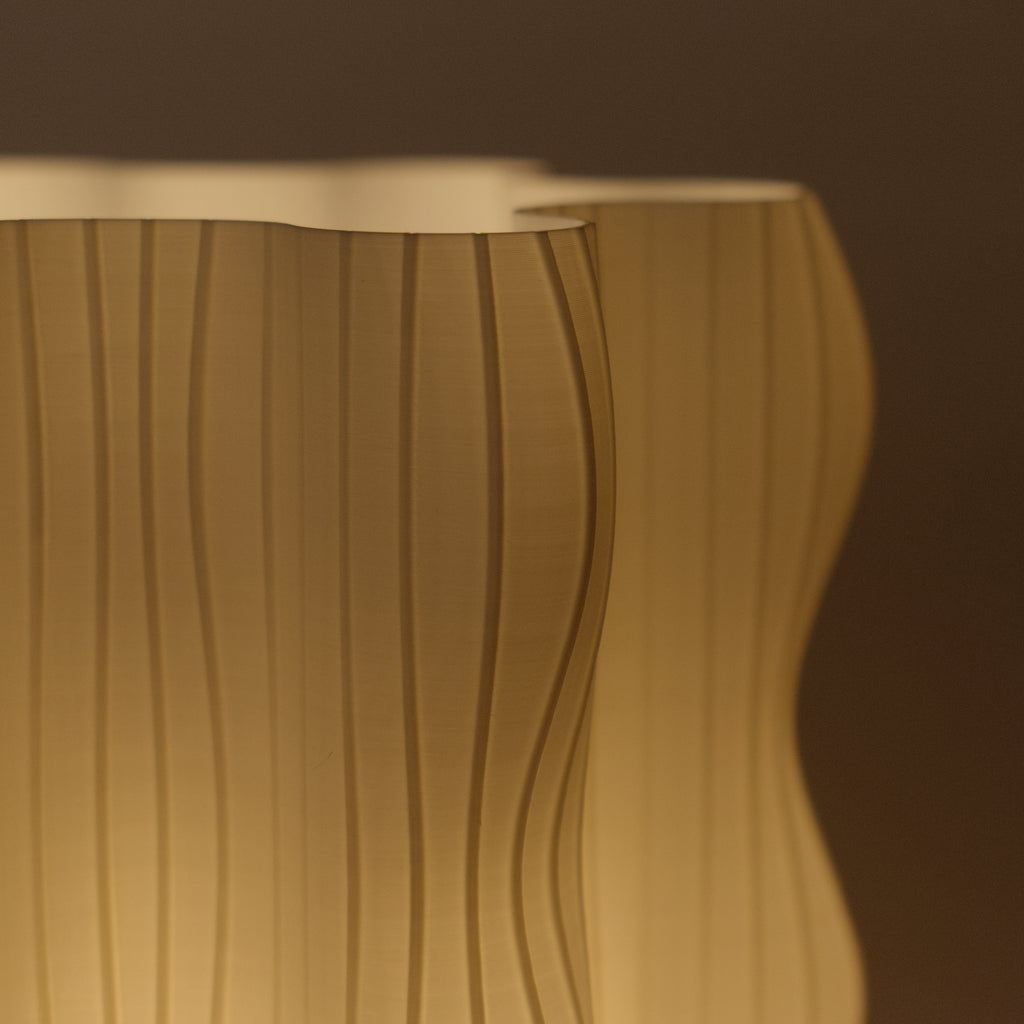 Ripple Lamp – 3D Printed Bedside Lamp with Warm LED Bulb